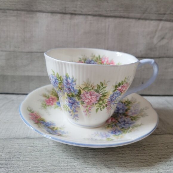 Vintage Royal Albert Wisteria Bone China Tea Cup & Saucer Set Pink & Blue Floral - Picture 1 of 7